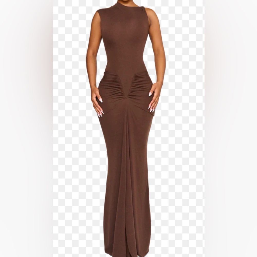 COUCOO NEW WITHOUT TAGS! This Dress is black, Figure Flattering & Form Fitting,